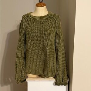 Free People Moss Green Crew Neck Sweater. Worn one time